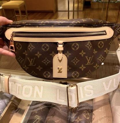 【お洒落で機能的】★LOUIS VUITTON★ショルダーバック